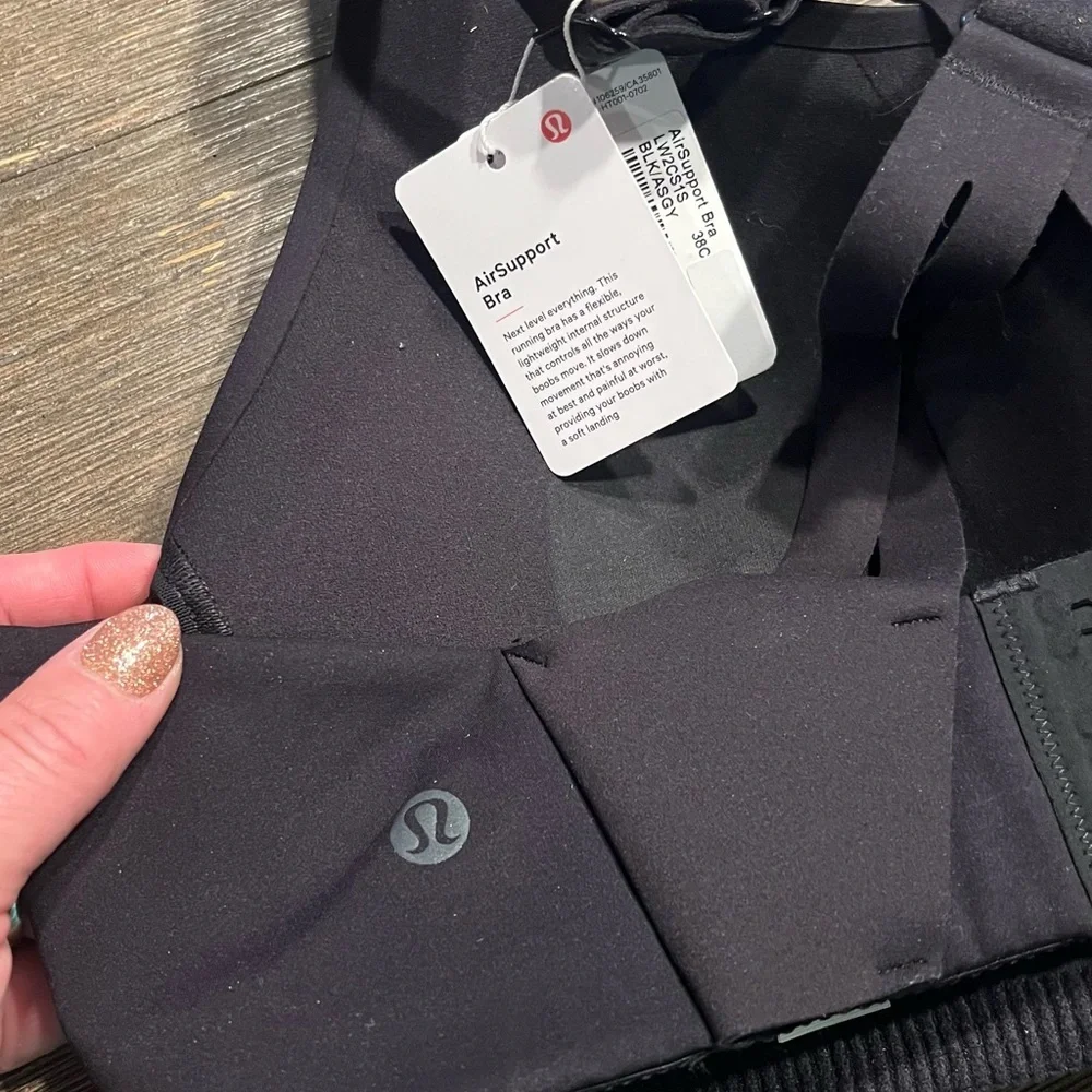 NWT! Lululemon AirSupport Black Ultralu Sports Bra 38C Running Support stretch